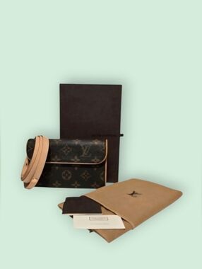 Louis Vuitton (Vintage) Pochette Florentine Monogram Belt Bag-Complete Inclusion